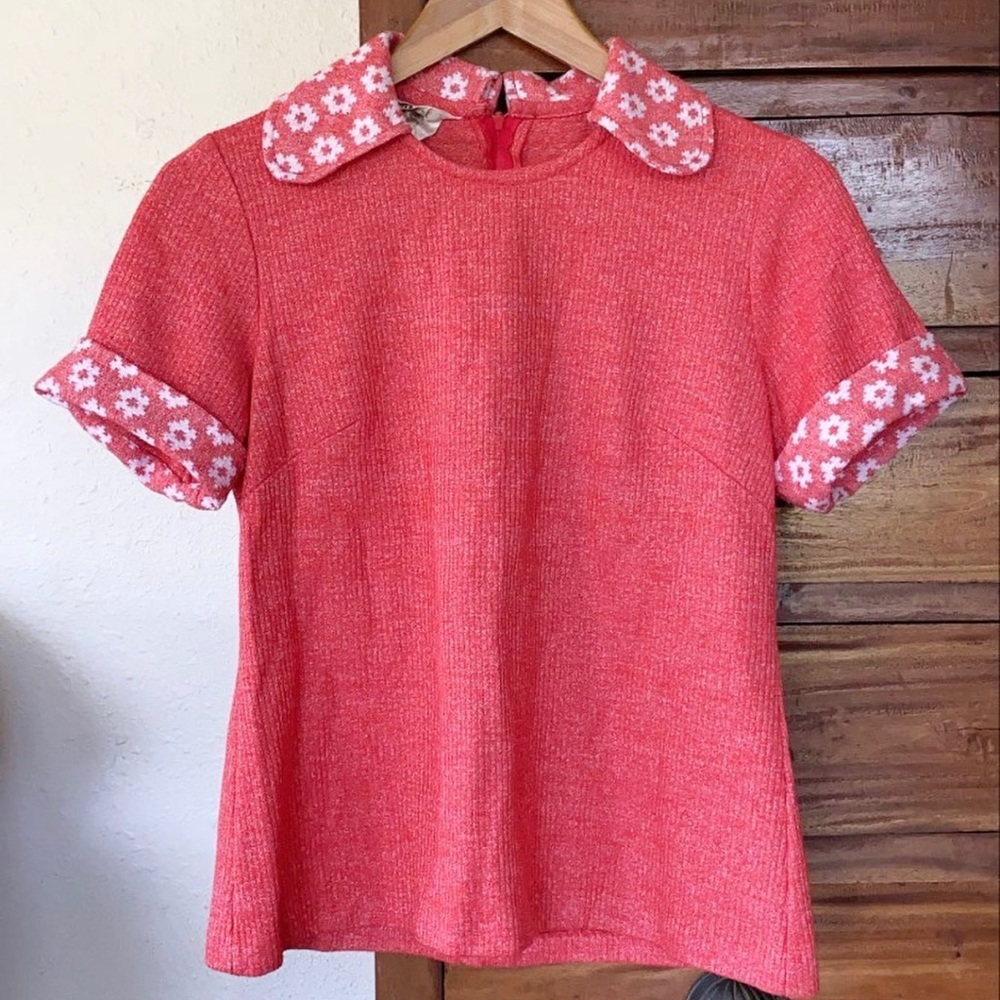 Coral salmon 60s dagger collar retro vintage mod top